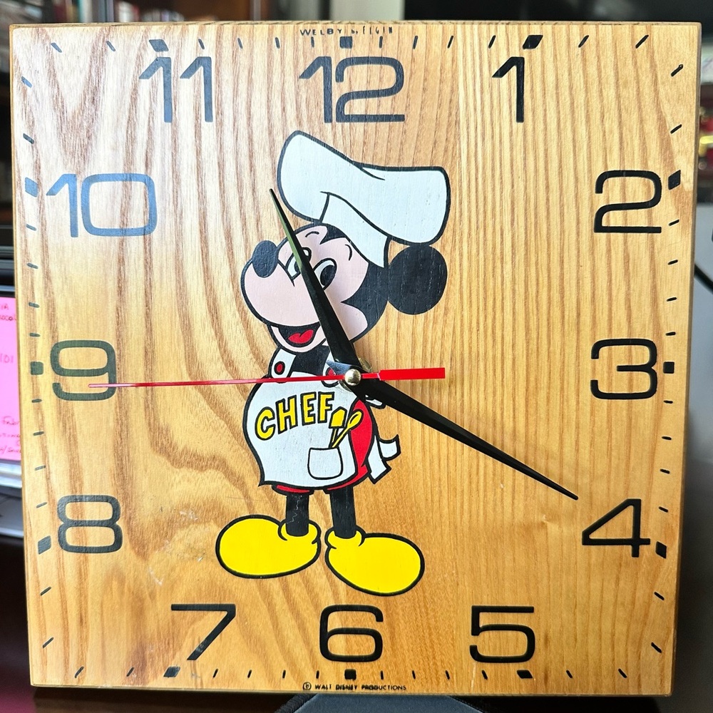 Vintage Welby Elgin Disney Mickey Mouse Chef Wooden Wall Clock 10” Pre-80s